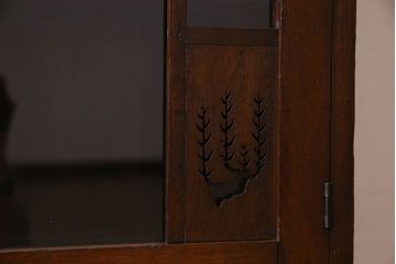 アンティーク家具　大正ロマン　美しい透かし彫りが印象的な本箱(ブックケース、本棚、収納棚)