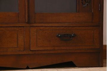 アンティーク家具　大正ロマン　美しい透かし彫りが印象的な本箱(ブックケース、本棚、収納棚)