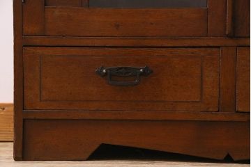 アンティーク家具　大正ロマン　美しい透かし彫りが印象的な本箱(ブックケース、本棚、収納棚)