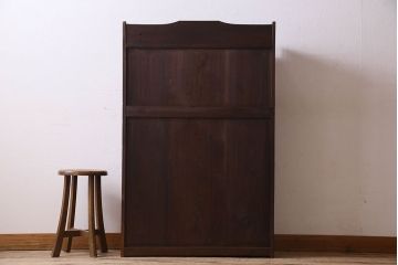 アンティーク家具　大正ロマン　美しい透かし彫りが印象的な本箱(ブックケース、本棚、収納棚)