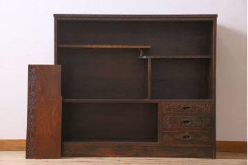 中古　伝統工芸　軽井沢彫りを施した華やかな茶箪笥(茶棚、収納棚)