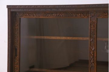 中古　伝統工芸　軽井沢彫りを施した華やかな茶箪笥(茶棚、収納棚)