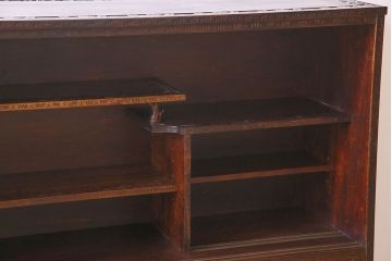 中古　伝統工芸　軽井沢彫りを施した華やかな茶箪笥(茶棚、収納棚)