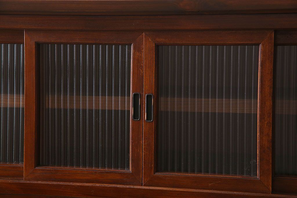 アンティーク家具　モールガラス引き戸　前面欅材　和製アンティークの収納棚(戸棚、本箱、ブックケース)