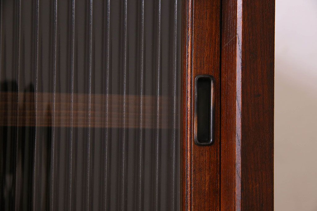 アンティーク家具　モールガラス引き戸　前面欅材　和製アンティークの収納棚(戸棚、本箱、ブックケース)