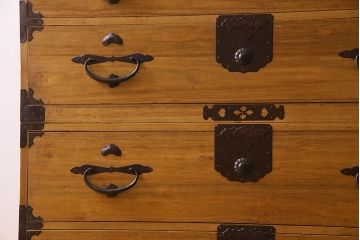 アンティーク家具　明治大正期　シンプルで上品な和製アンティーク五丁引き重ね二本松箪笥(衣装箪笥)