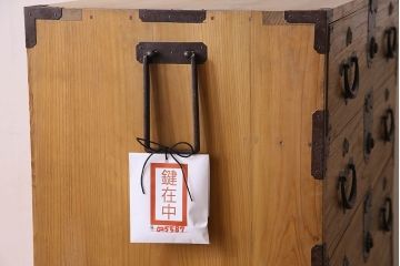 アンティーク家具　明治大正期　シンプルで上品な和製アンティーク五丁引き重ね二本松箪笥(衣装箪笥)
