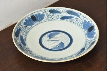 アンティーク雑貨　古民具・骨董　江戸期　染付　帆に蓮文　大皿(伊万里)