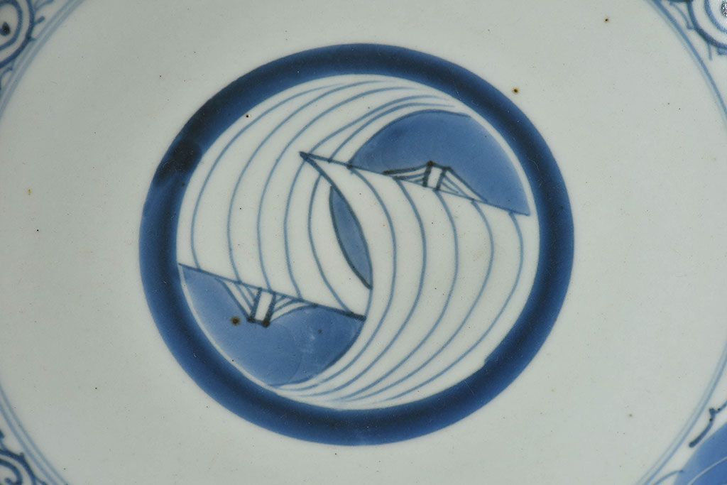 アンティーク雑貨　古民具・骨董　江戸期　染付　帆に蓮文　大皿(伊万里)