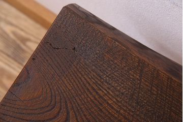 アンティーク家具　和製アンティーク　耳付き天板　古い欅材一枚板の鉄脚ベンチ(アイアンベンチ、長椅子、ローテーブル)