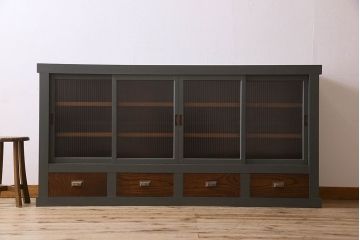 ペイント家具　引き出し付き!シックなカラーが素敵な四面引き戸の収納棚(戸棚、食器棚)