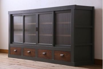 ペイント家具　引き出し付き!シックなカラーが素敵な四面引き戸の収納棚(戸棚、食器棚)