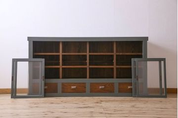 ペイント家具　引き出し付き!シックなカラーが素敵な四面引き戸の収納棚(戸棚、食器棚)