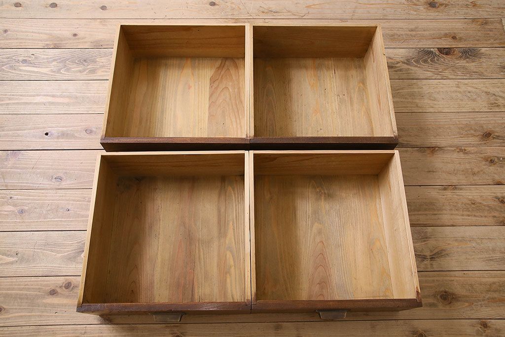 ペイント家具　引き出し付き!シックなカラーが素敵な四面引き戸の収納棚(戸棚、食器棚)