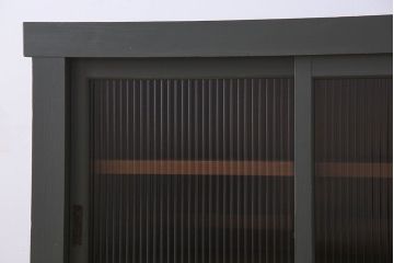 ペイント家具　引き出し付き!シックなカラーが素敵な四面引き戸の収納棚(戸棚、食器棚)