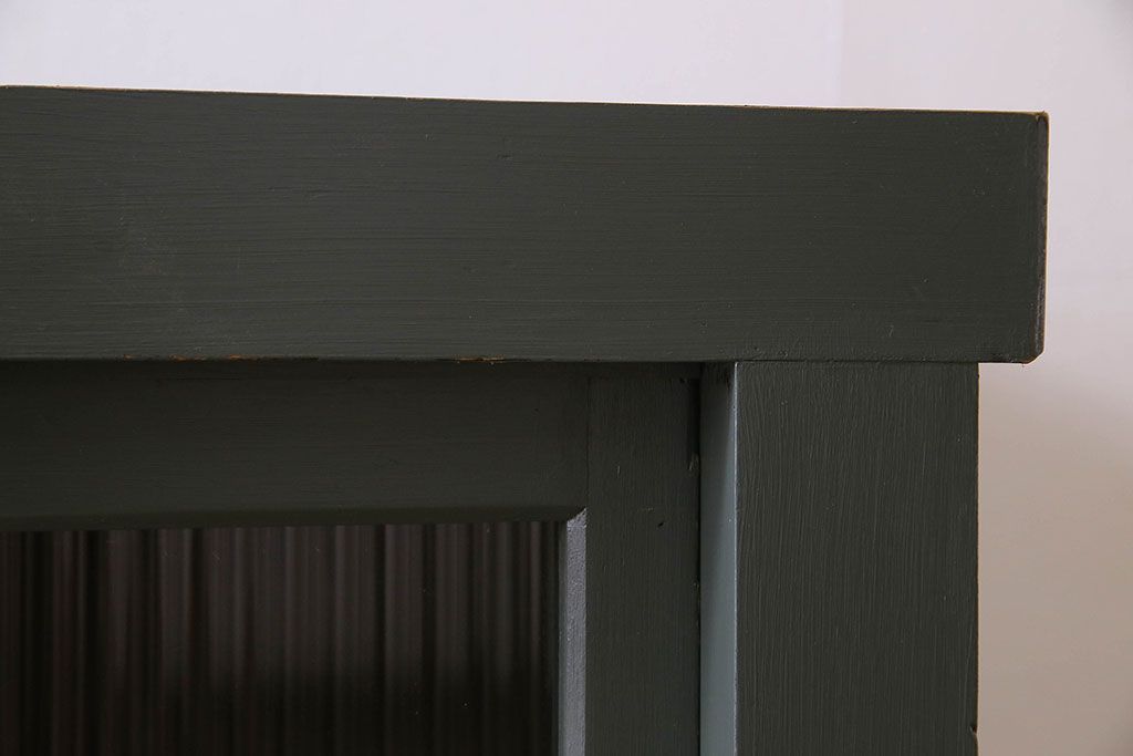 ペイント家具　引き出し付き!シックなカラーが素敵な四面引き戸の収納棚(戸棚、食器棚)