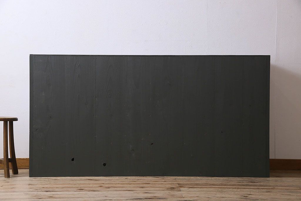 ペイント家具　引き出し付き!シックなカラーが素敵な四面引き戸の収納棚(戸棚、食器棚)