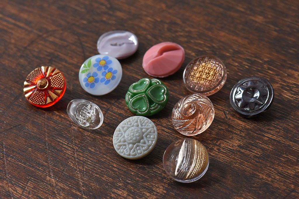 アンティーク雑貨　ビンテージ　チェコガラスボタン11個セット(1)