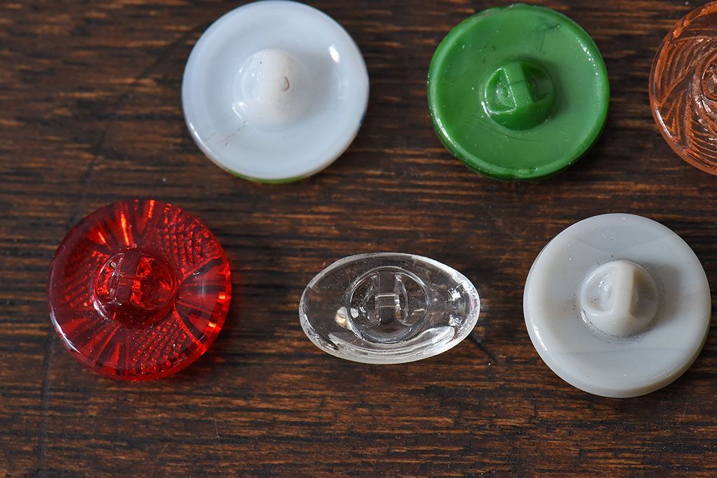 アンティーク雑貨　ビンテージ　チェコガラスボタン11個セット(1)