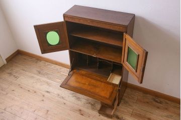 アンティーク家具　和製アンティーク　タモ材　色ガラス入り!上質なデザインのライティングビューロー(机、在宅ワーク、在宅用デスク、収納棚)