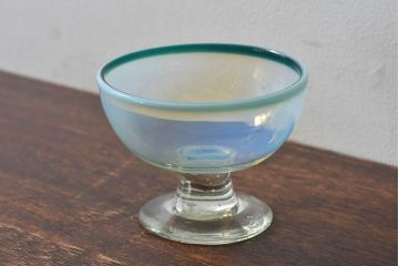 アンティーク雑貨　大正時代　青緑乳白暈し氷コップ(吹きガラス、和ガラス)(1)