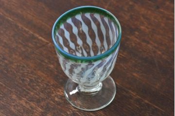 アンティーク雑貨　古民具・骨董　和ガラス　緑暈し玉垂れ文　なつめ形の氷コップ