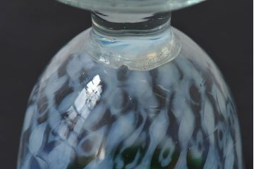 アンティーク雑貨　古民具・骨董　和ガラス　緑暈し玉垂れ文　なつめ形の氷コップ