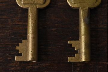 アンティーク雑貨　イギリスアンティーク　シャビーな質感が味わい深いキー(鍵、カギ)2本セット