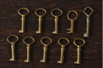 アンティーク雑貨　イギリスアンティーク　シャビーな質感が味わい深いキー(鍵、カギ)10本セット