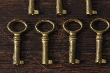 アンティーク雑貨　イギリスアンティーク　シャビーな質感が味わい深いキー(鍵、カギ)10本セット