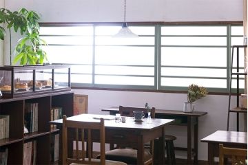 ペイント建具　可愛らしいカラーが素敵なアンティークガラス戸4枚セット(窓)