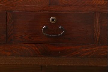 アンティーク家具　前面欅材!漆塗りが美しい時代箪笥ローボード(収納棚、戸棚)