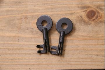 アンティーク家具　前面栗材　漆塗り!桜丸金具の時代箪笥ローボード(米沢箪笥、衣装箪笥、引き出し、テレビ台)(1)