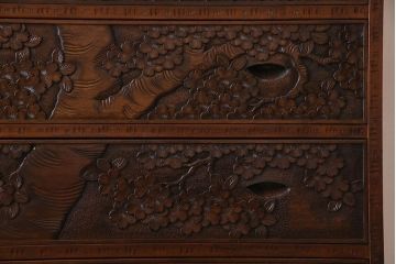 中古　伝統工芸　軽井沢彫り　上質な衣装箪笥(収納棚、洋服タンス)