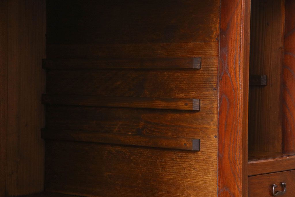 アンティーク家具　和製アンティーク　気泡ガラス入り　前面ケヤキ材の上質な収納棚(戸棚、食器棚)