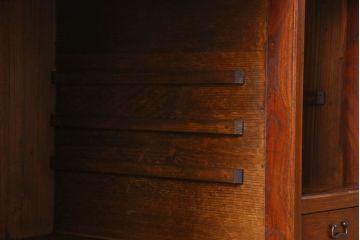 アンティーク家具　和製アンティーク　気泡ガラス入り　前面ケヤキ材の上質な収納棚(戸棚、食器棚)