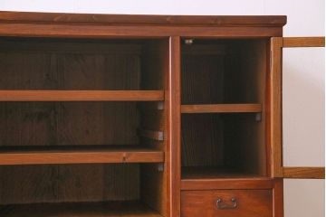 アンティーク家具　和製アンティーク　気泡ガラス入り　前面ケヤキ材の上質な収納棚(戸棚、食器棚)