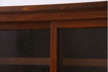 アンティーク家具　和製アンティーク　気泡ガラス入り　前面ケヤキ材の上質な収納棚(戸棚、食器棚)