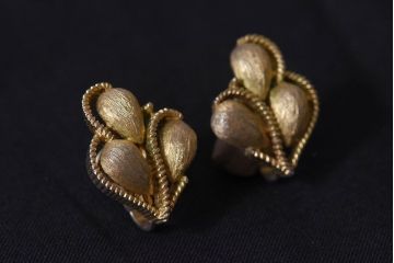 アンティーク雑貨　TRIFARI(トリファリ)　ビンテージイヤリング