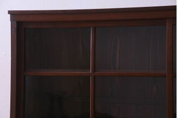 アンティーク家具　和製アンティーク　格子引き戸が印象的な収納棚(戸棚、食器棚、飾り棚)