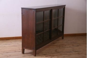 アンティーク家具　和製アンティーク　格子引き戸が印象的な収納棚(戸棚、食器棚、飾り棚)