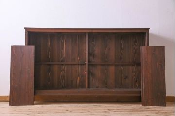 アンティーク家具　和製アンティーク　格子引き戸が印象的な収納棚(戸棚、食器棚、飾り棚)