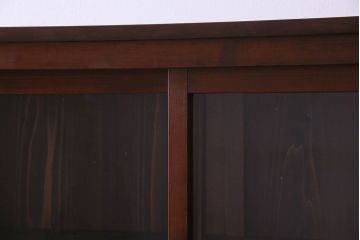 アンティーク家具　和製アンティーク　格子引き戸が印象的な収納棚(戸棚、食器棚、飾り棚)