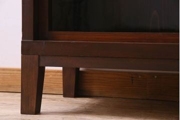 アンティーク家具　和製アンティーク　格子引き戸が印象的な収納棚(戸棚、食器棚、飾り棚)