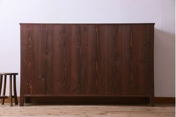 アンティーク家具　和製アンティーク　格子引き戸が印象的な収納棚(戸棚、食器棚、飾り棚)