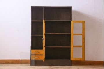 レトロ家具　レトロ　シックな色合いが魅力的な本箱(ブックケース、収納棚、戸棚、食器棚)