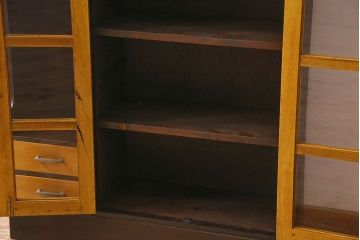 レトロ家具　レトロ　シックな色合いが魅力的な本箱(ブックケース、収納棚、戸棚、食器棚)