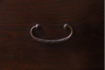 アンティーク家具　和製アンティーク　漆の艶やかな質感が美しい箪笥ローボード(ローチェスト、引き出し、テレビ台)