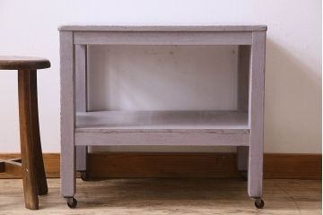 ペイント家具　キャスター付き!シンプルなサイドテーブル(花台)