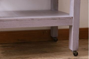 ペイント家具　キャスター付き!シンプルなサイドテーブル(花台)